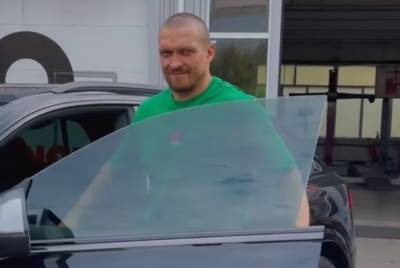 Александр Усик - Усик похвастался новой машиной за 4 млн, фото: "Заработал своими кулаками" - politeka.net - Украина