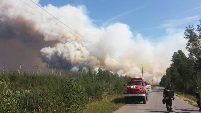 1700 человек тушат пожар на границе Нижегородской области - vgoroden.ru - Россия - Нижегородская обл. - Ивановская обл. - республика Мордовия