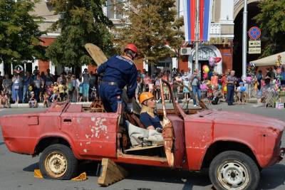 В Кургане в День города прошли показательные выступления пожарных-спасателей - kikonline.ru - Курганская обл. - Курган