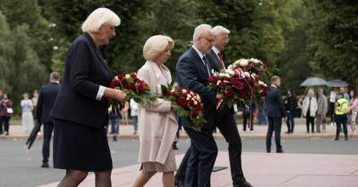 Инара Мурниеце - ФОТО: Латвия отмечает 30-летие своего признания де-факто - rus.delfi.lv - Латвия