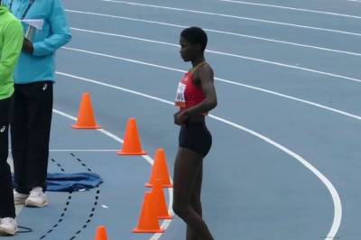 На ЧМ-2021 по лёгкой атлетике прыгунья из Кении взяла планку, прыгнув ногами вперёд. ВИДЕО - sport.ru - Кения - Другие