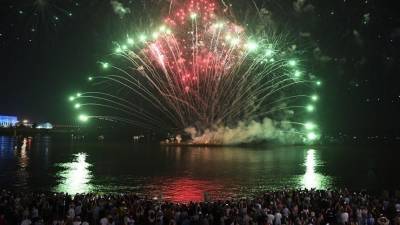 Илья Авербух - Грандиозное гала-шоу на воде прошло в честь 800-летия Нижнего Новгорода - 5-tv.ru - Россия - Нижний Новгород - Нижний Новгород