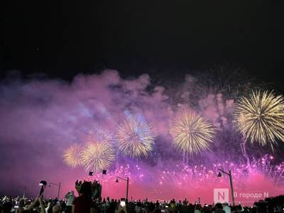 Александр Невский - Салют прогремел над Нижним Новгородом в день его 800-летия - vgoroden.ru - Нижний Новгород