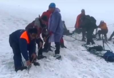 На Эльбрусе спасли петербургского альпиниста, провалившегося в расщелину - online47.ru - Россия - Санкт-Петербург - Псковская обл. - респ. Карачаево-Черкесия