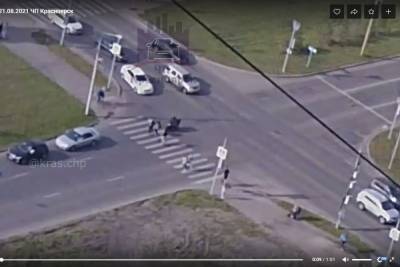 В Красноярске на зебре мотоцикл сбил трех пешеходов и скрылся - kras.mk.ru - Красноярск