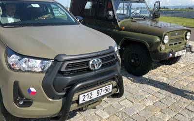 УАЗ-469 и Дефендеры поменяли на «нестыдные» Toyota Hilux - zr.ru - Чехия