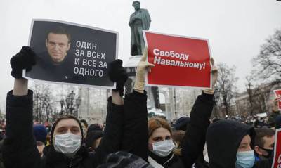 Алексей Навальный - Михаил Зеленский - Полицейские предлагают сторонникам Навального написать заявление о краже персональных данных - og.ru