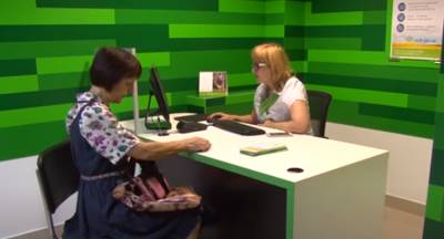 Клиенты в недоумении: "ПриватБанк" "сдирает" деньги за справку, которую можно получить бесплатно - ukrainianwall.com - Украина - Полтавская обл.