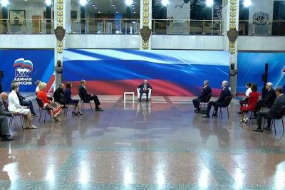 Сергей Шойгу - Владимир Путин - Путин призвал оформить предложения Шойгу по строительству городов в Сибири - mk.ru - Россия