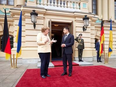 Владимир Зеленский - Ангела Меркель - Меркель на встрече с Зеленским в Киеве назвала Россию участницей конфликта в Донбассе. - rosbalt.ru - Россия - Украина - Киев - Германия - Берлин