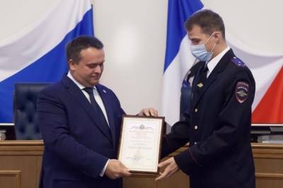 Андрей Никитин - В День государственного флага Андрей Никитин вручил награды новгородцам - mk.ru - Россия - Новгородская обл.