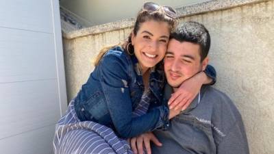 Мать с 18-летним сыном-аутистом выгнали из бассейна: "От него слишком много шума" - vesty.co.il - Израиль
