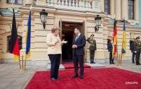 Владимир Зеленский - Ангела Меркель - Украина надеется на оружие от Германии - vlasti.net - Украина - Киев - Германия