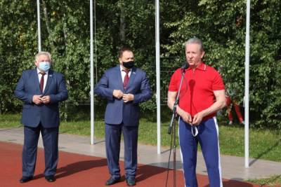 Петр I - В Нижневартовске в День флага для горожан устроили концерт и Мегазарядку - nakanune.ru - Россия - Югра - Нижневартовск