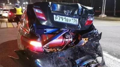 «Чудом остались живы». В Воронеже пьяный автомобилист на BMW устроил массовое ДТП - vestivrn.ru - Воронеж
