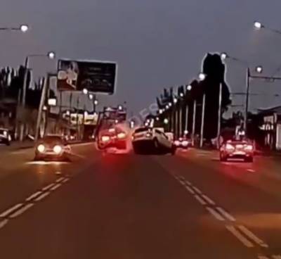 На Николаевской дороге авария: на поселок Котовского пробка в оба конца - odessa-life.od.ua - Украина - Одесса