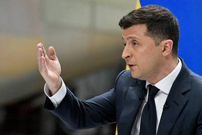 Владимир Зеленский - Зеленский заблокировал на Украине веб-ресурсы «Ростелекома» и ряд российских СМИ - lenta.ru - Украина - Киев - Крым