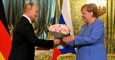 Владимир Зеленский - Владимир Путин - Ангела Меркель - Армин Лашет - В США предположили, что Меркель на встрече с Путиным звонил Зеленский - ren.tv - Россия - США - Украина - Киев - Германия