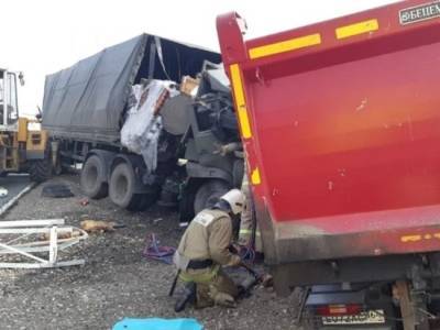 В ДТП под Саратовом погибла семья сотрудницы МУГИСО из пяти человек - runews24.ru - Саратовская обл. - Саратов - Свердловская обл.