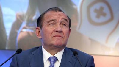 Петр Бирюков - Петр Бирюков: более 8 тыс. знаков «Осторожно, дети!» нанесли на дороги Москвы в преддверии 1 сентября - vm.ru - Москва - Петр Бирюков