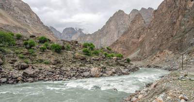 Умеда Юсуфи - Спасатели извлекли из реки Пяндж тело 17-летнего жителя Хорога - dialog.tj - Таджикистан - Хорог - район Шугнанский