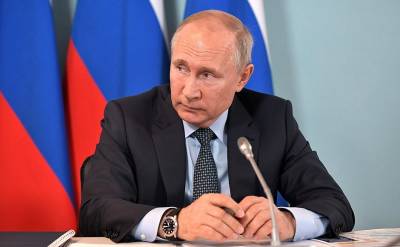 Владимир Путин - Путин призвал выплатить пенсионерам по десять тысяч рублей - astrakhanfm.ru - Россия