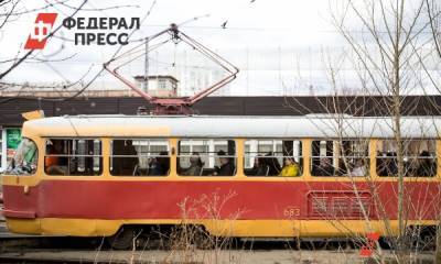 Евгений Поторочин - В Нижнем Тагиле сгорел ехавший по улице трамвай - fedpress.ru - Екатеринбург - Свердловская обл. - Первоуральск