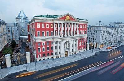 В московских школах установят тысячи видеокамер за миллиарды рублей - cnews.ru - Москва