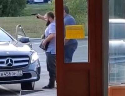 В суд переданы дела двоих тюменцев, которые устроили стрельбу на парковке у ресторана - znak.com - Россия - Тюмень