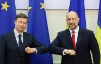 Валдис Домбровскис - Денис Шмыгаль - Украина рассчитывает на следующий транш от ЕС - vlasti.net - Украина