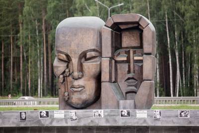 В Екатеринбурге активисты возмутились гонкой в лесу, где захоронены жертвы репрессий - znak.com - Екатеринбург