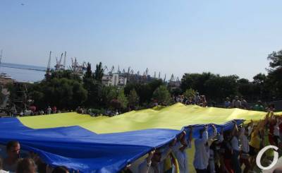 30 лет Независимости – 30-метровый флаг Украины над Потемкинской лестницей (фото) - odessa-life.od.ua - Украина - Одесса