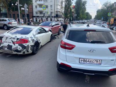 В центре Донской столицы произошло ДТП с тремя машинами - dontr.ru - Ростовская обл.