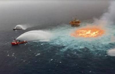 На морской платформе в Мексиканском заливе произошел взрыв, огонь вырывается из-под воды - argumenti.ru - Мексика