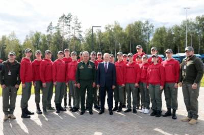 Владимир Путин - Путин осмотрел центр военно-патриотического воспитания «Авангард» - aif.ru - Россия
