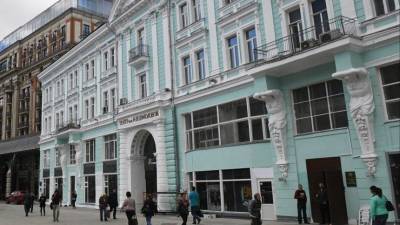 Олег Меньшиков - Уволенные из театра Ермоловой актеры требуют серьезных проверок - 5-tv.ru - Москва