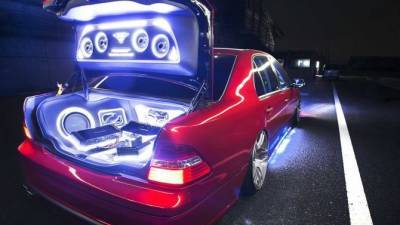 Российских автовладельцев начали штрафовать за несогласованную замену аудиосистемы в машине - usedcars.ru - Россия