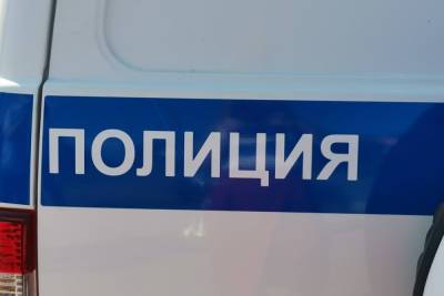 Житель Новомосковска вытащил из чужой машины кошелек с банковскими картами - tula.mk.ru - Новомосковск