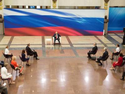 Владимир Путин - «6 лет будущего стоят 135 баксов»: в соцсетях обсуждают обещание Путина выплатить пенсионерам по 10 тыс. рублей - rosbalt.ru - Россия