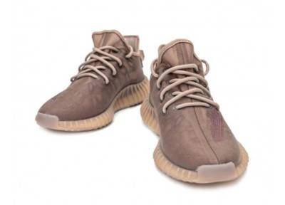 Adidas Yeezy Boost: топовые луки с известными кроссовками - province.ru