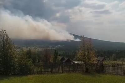 Огонь уничтожает лес на горе Качканар и подбирается к населенным пунктам - eburg.mk.ru - Свердловская обл. - Первоуральск