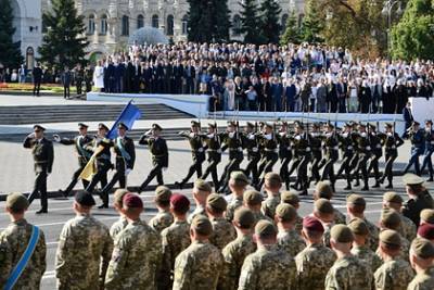 В День независимости Украины в центре Киева промаршировали солдаты НАТО - lenta.ru - Украина - Киев - Молдавия - Грузия - Эстония - Литва - Канада - Дания - Латвия