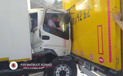 Сотрудники МЧС спасли водителя, которого зажало в авто после ДТП с грузовиком - podrobno.uz - Узбекистан - Ташкент