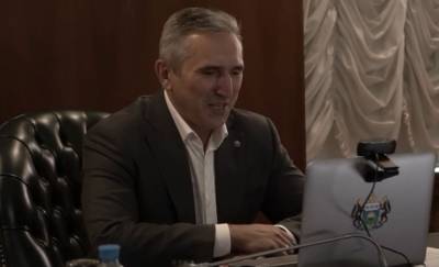 Александр Моор - Антон Богданов - Тюменский губернатор заявил о продолжении франшизы «Ёлки» и снялся в камео - znak.com - Тюмень - Тюменская обл.
