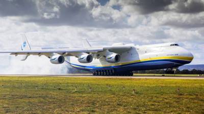 Над Крещатиком пролетел самый большой самолёт в мире (видео) - sharij.net - Украина - Киев