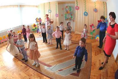Игорь Карпенко - Белорусский министр назвал детские сады опорными точками цветной революции - lenta.ru - Белоруссия