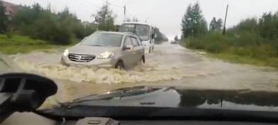 Дождь затопил элитный коттеджный городок в Петрозаводске (ВИДЕО) - stolicaonego.ru - Петрозаводск