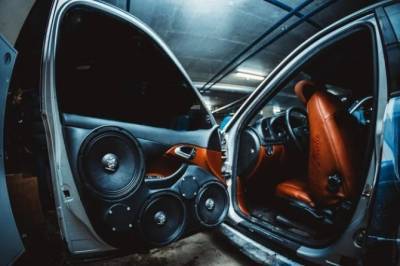 Водителей начали штрафовать за замену аудиосистемы в автомобиле - autostat.ru
