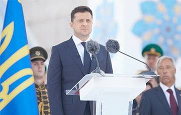 Владимир Зеленский - Зеленский расчувствовался во время перформанса на параде ко Дню Независимости: видеофакт - charter97.org - Украина - Киев - Белоруссия - Русь