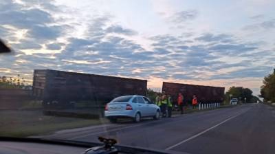 Грузовой поезд сошёл с рельсов на глазах у воронежцев - vestivrn.ru - Воронеж